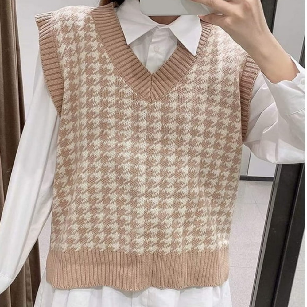 V Neck Sweatervest Houndstooth
